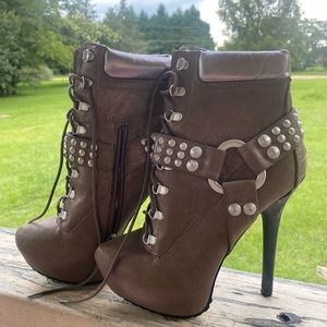 8.5W Dollhouse Stiletto Boots